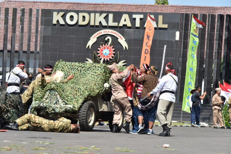 Semarak HUT ke-80 RI, Kodiklatal Gelar Lomba Karnaval dan Bola Voli Plastik Antar Satker