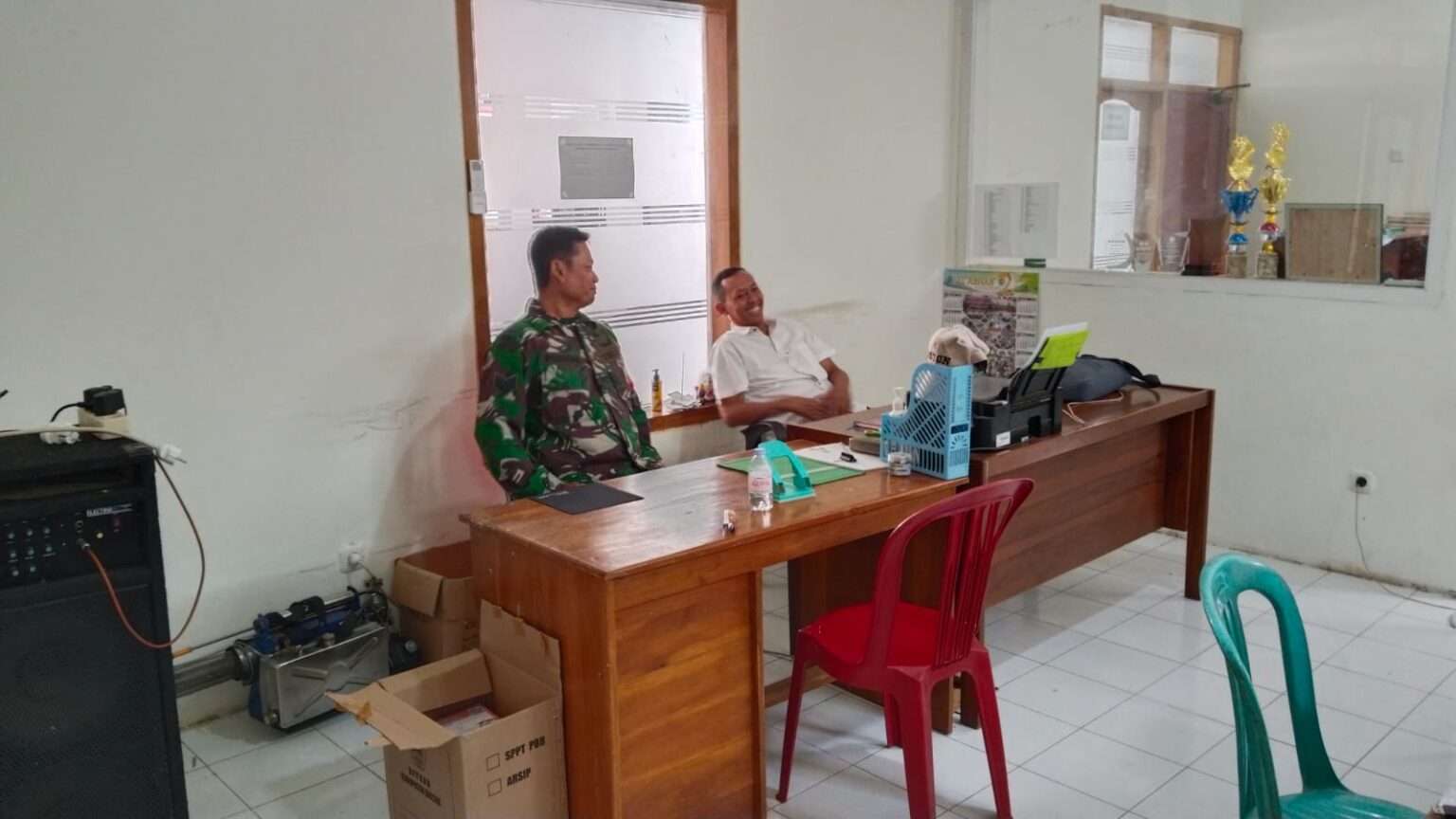 Perkuat Koordinasi Wilayah, Babinsa Jalin Komsos dengan Perangkat Desa